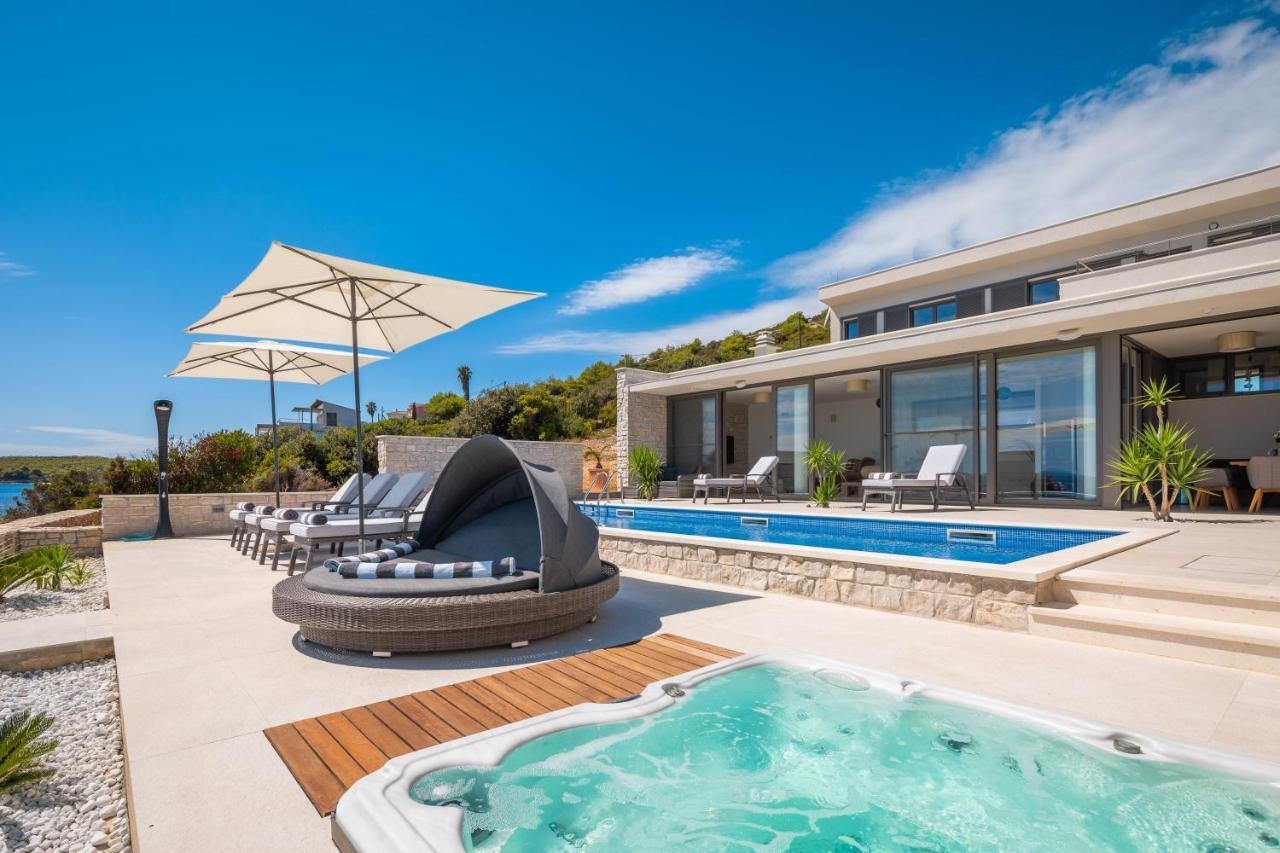 Villa Carisma Island 비스 외부 사진
