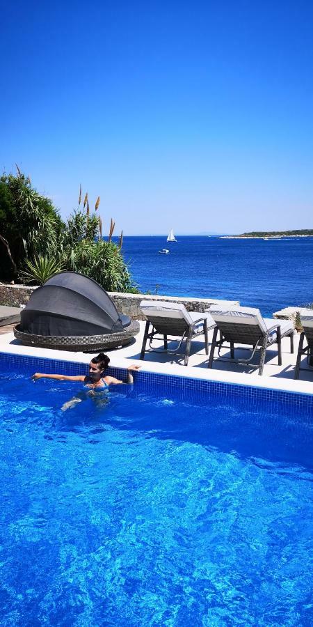 Villa Carisma Island 비스 외부 사진