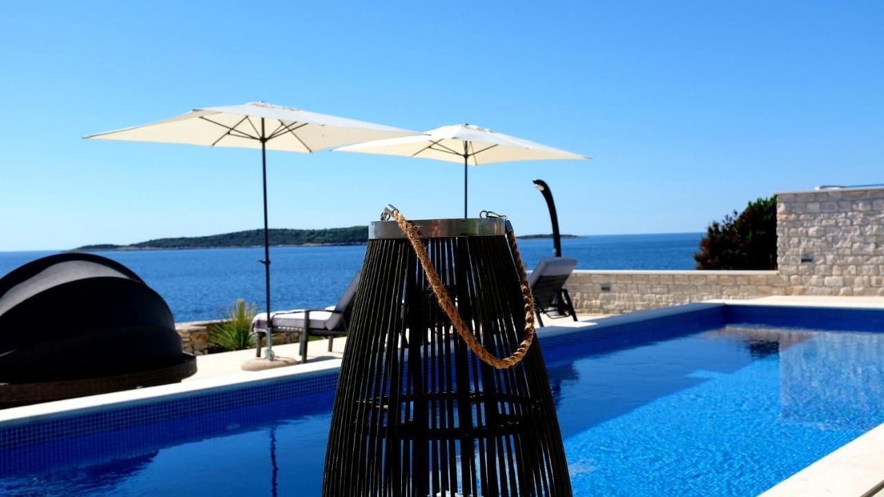 Villa Carisma Island 비스 외부 사진